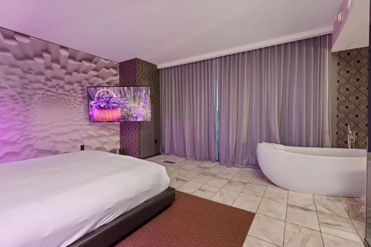 Palms Place The Celine Riviera Suite Las Vegas 4*,